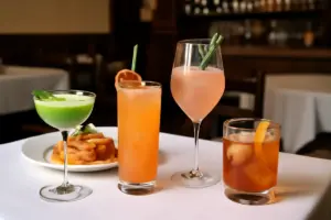 Le nuove frontiere dei cocktail in ristorazione: idee fresche per innovare senza snaturare la tradizione
